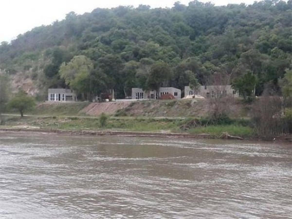 TERRENOS AL RIO EN BARRIO PRIVADO