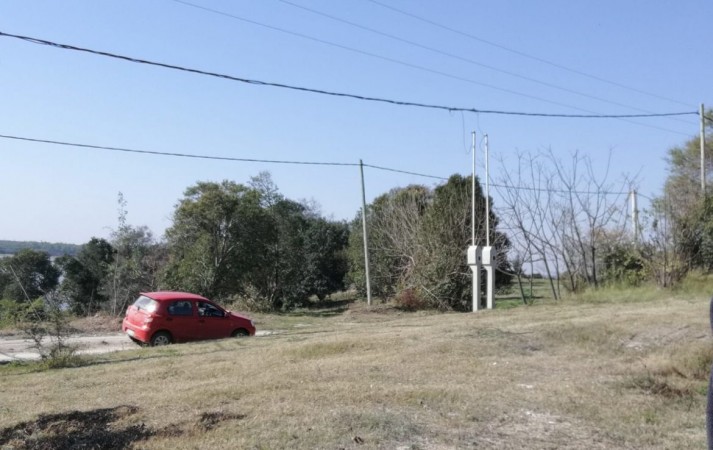 TERRENOS AL RIO EN BARRIO PRIVADO 