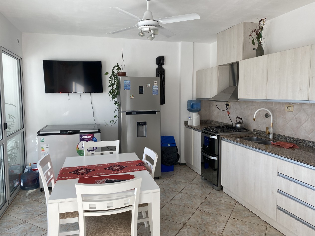 PISO COMPLETO CALLE GUALEGUAYCHU
