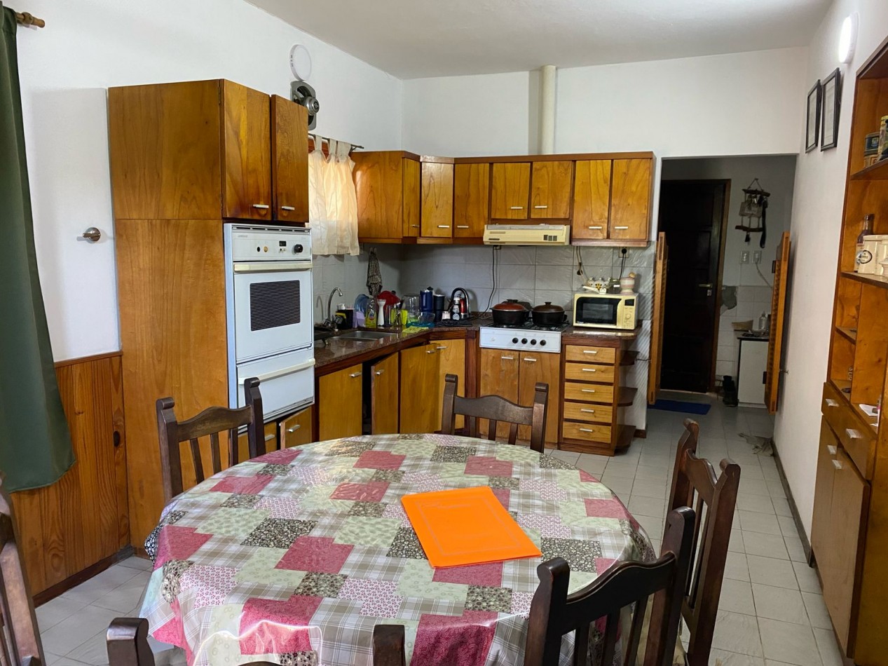 Hermosa casa 3 dormitorios en Barrio Paracao