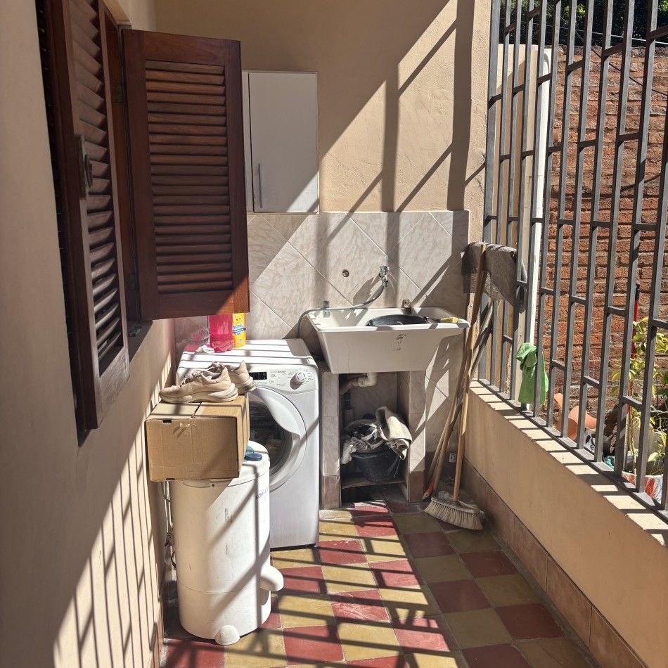 VENTA CASA 4 DORMITORIOS CALLE CENTENERA
