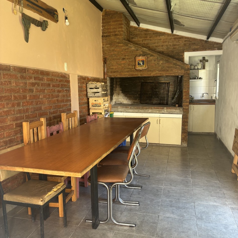 VENTA CASA 4 DORMITORIOS CALLE CENTENERA