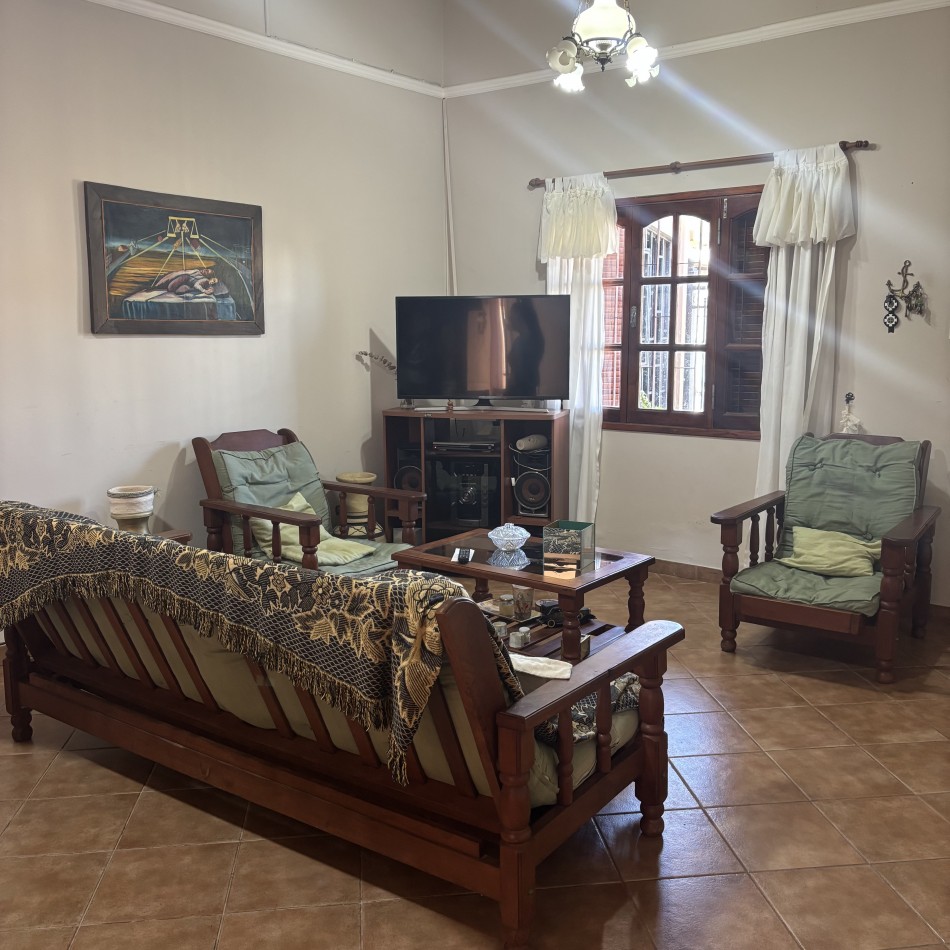 VENTA CASA 4 DORMITORIOS CALLE CENTENERA