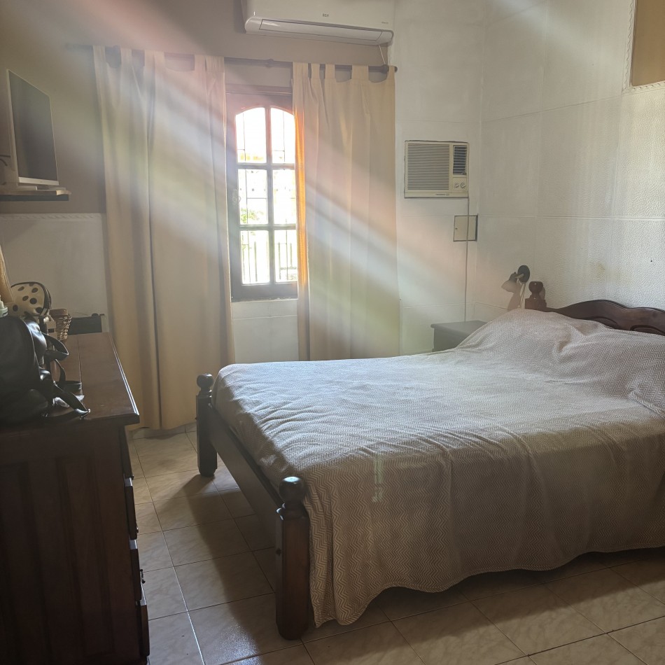 VENTA CASA 4 DORMITORIOS CALLE CENTENERA