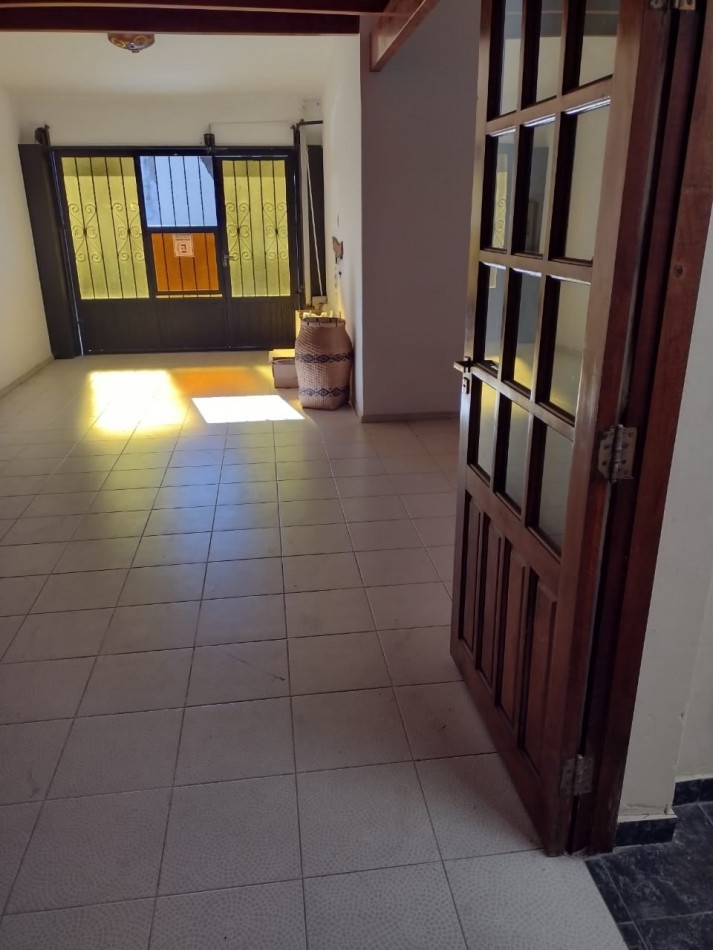 CASA CON LOCAL EN CALLE LIBERTAD