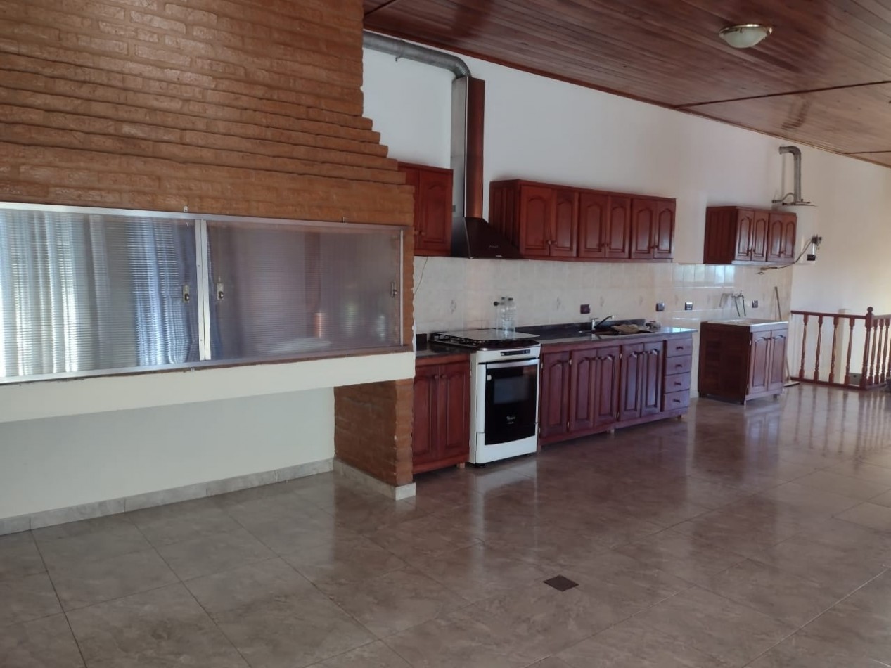 CASA CON LOCAL EN CALLE LIBERTAD