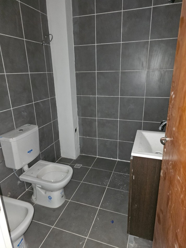 CASA 3 DORM CALLE MONTEVIDEO