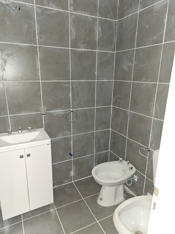 CASA 3 DORM CALLE MONTEVIDEO