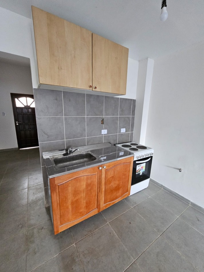 CASA 3 DORM CALLE MONTEVIDEO