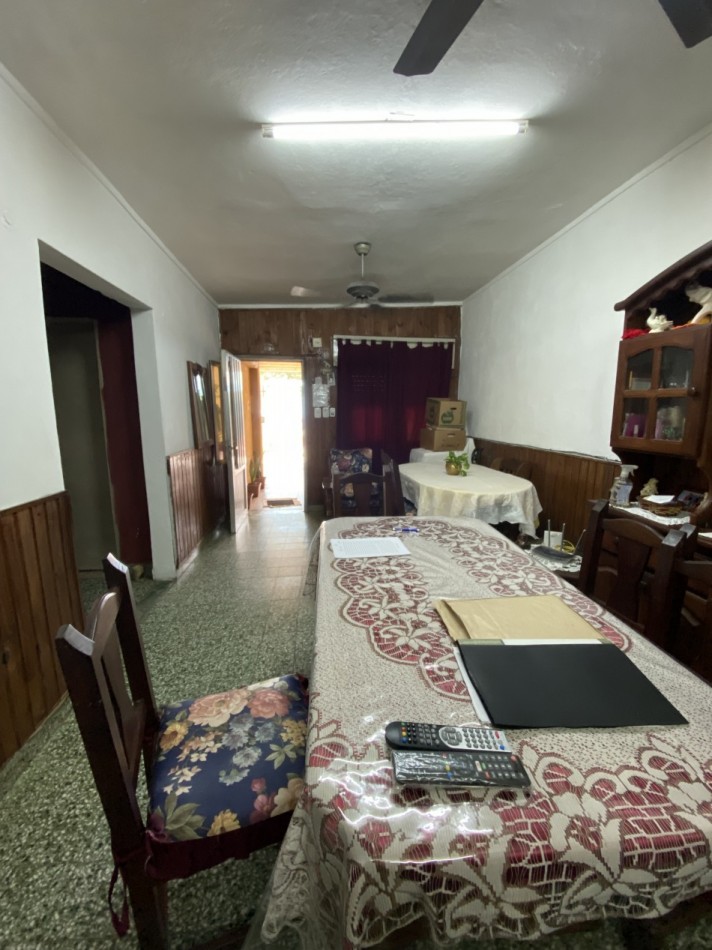 CASA 2 DORM A UNA CUADRA DE AVENIDA