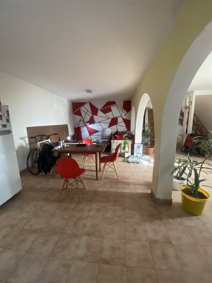 IMPORTANTE PROPIEDAD DOS CASAS CON DOS LOCALES