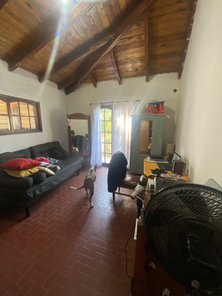 IMPORTANTE PROPIEDAD DOS CASAS CON DOS LOCALES