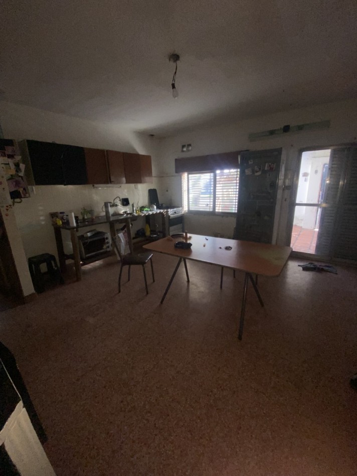 IMPORTANTE PROPIEDAD DOS CASAS CON DOS LOCALES
