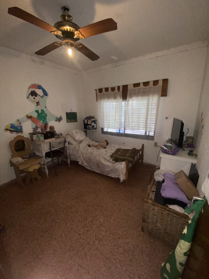 IMPORTANTE PROPIEDAD DOS CASAS CON DOS LOCALES