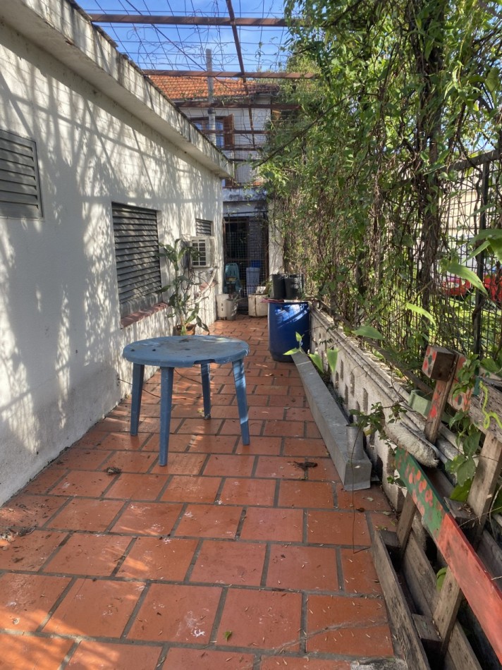 IMPORTANTE PROPIEDAD DOS CASAS CON DOS LOCALES