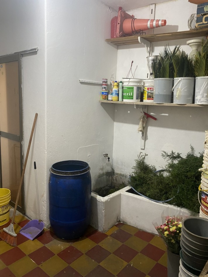 IMPORTANTE PROPIEDAD DOS CASAS CON DOS LOCALES