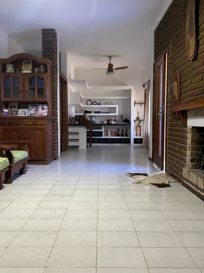 Hermosa casa 3 dormitorios en Barrio Paracao