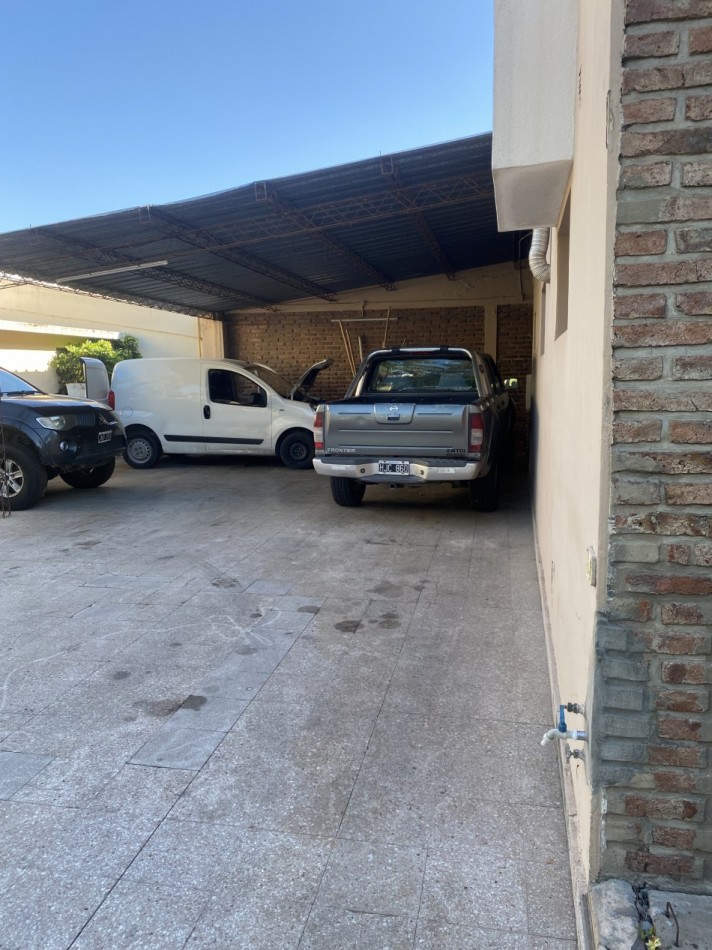 Hermosa casa 3 dormitorios en Barrio Paracao